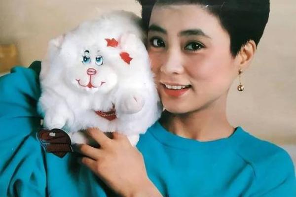 李玲玉命理深度解析：暗藏玄机的命运密码如何逆转困境