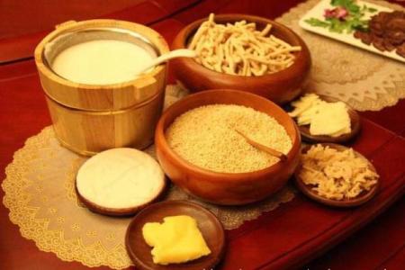 蒙古族春节的养生习俗与食物文化