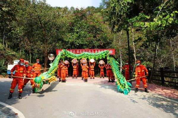 巴基斯坦灯节：光明与希望的象征，庆祝生命与丰收